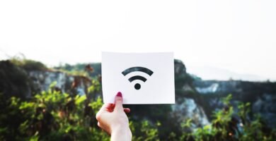 Repetidor de Wi-Fi ampliando sinal da internet