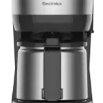 Cafeteira moderna na cozinha
